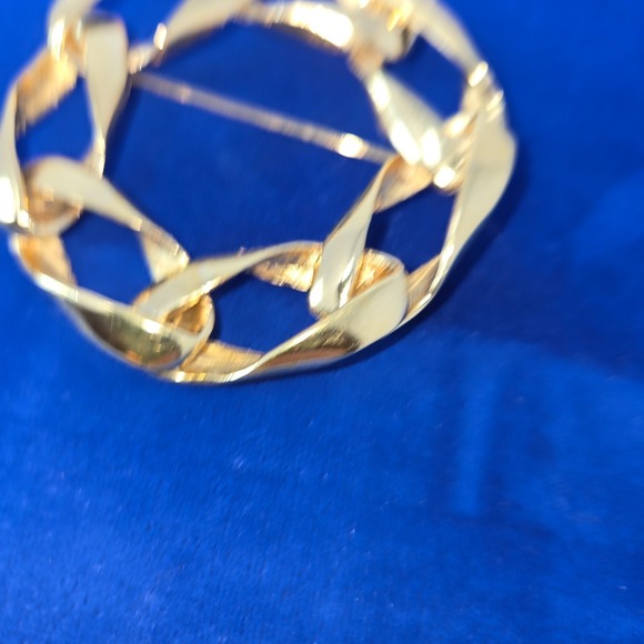Vintage Gold Tone Circle Link Braided Wreath Brooch Pin Fashion Jewelry 2.5" - Picture 2 of 9